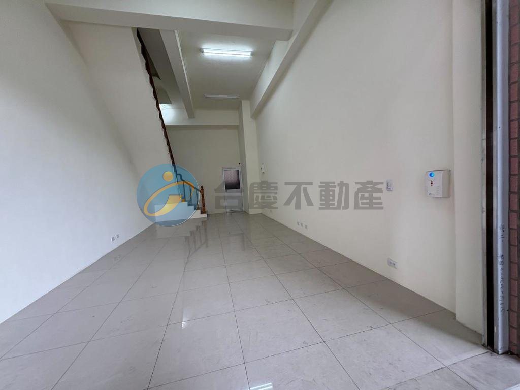 高雄小港區｜頂新商圈近88翻新精美1+2+3樓店｜電梯大樓・3房｜出售｜TC0488300｜物件照片4