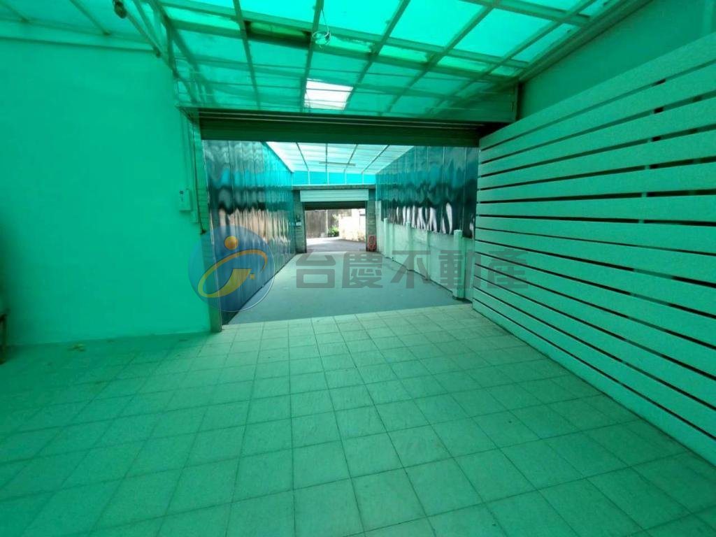 鳳山光復路商圈& 鳳山車站臨路燙金透店｜物件照片4
