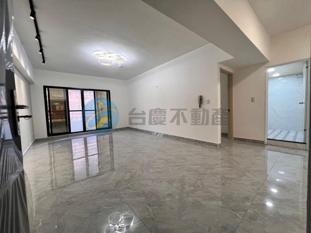 高雄三民區｜建工*建興商圈*輕軌樹德家商站*採光大樓｜電梯大樓・4房｜出售｜TC0534231｜物件照片2