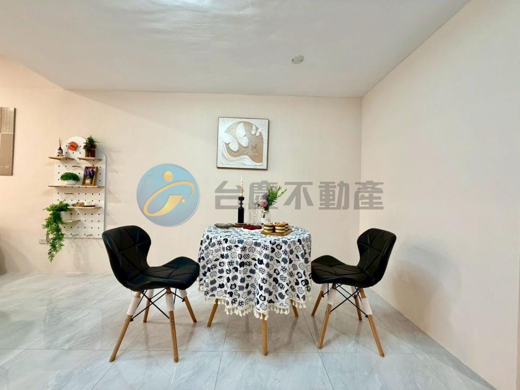 小港*正街上*騎樓公寓1+夾*翻新店住｜物件照片5
