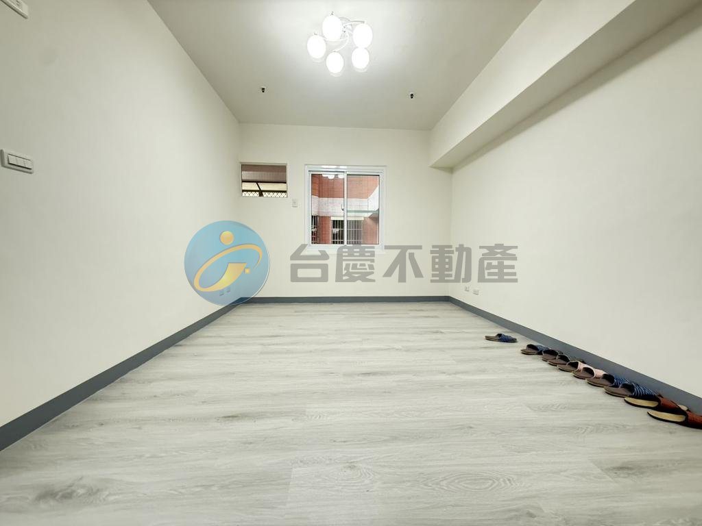 鳳山陸軍官校.鳳山國中捷運站 高樓層明亮優質兩房｜物件照片3