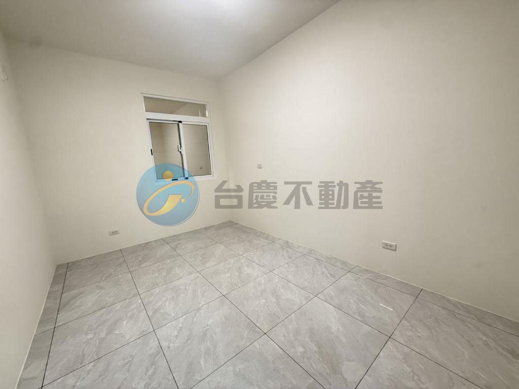 正忠~大昌熱鬧商圈翻新一樓車庫美寓｜物件照片6