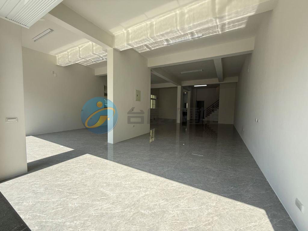 登發國小大面寬大地坪三角窗鈔集全整新店住透天｜物件照片6