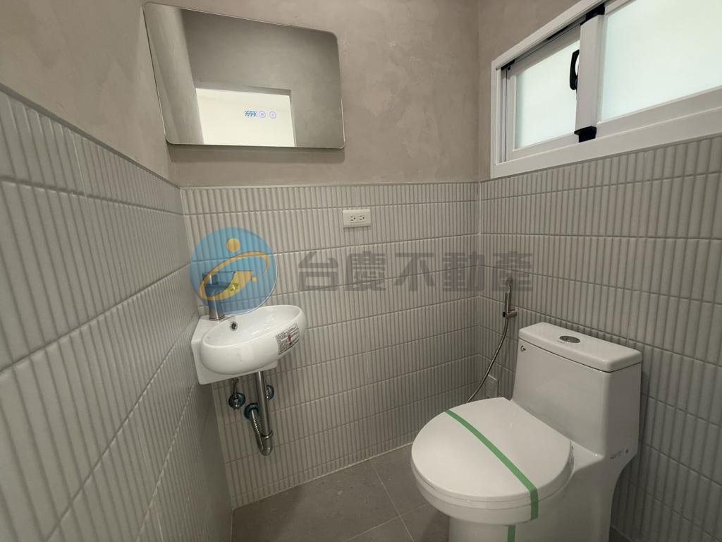 高醫後驛熱河商圈翻新活巷優質車庫透天｜物件照片6