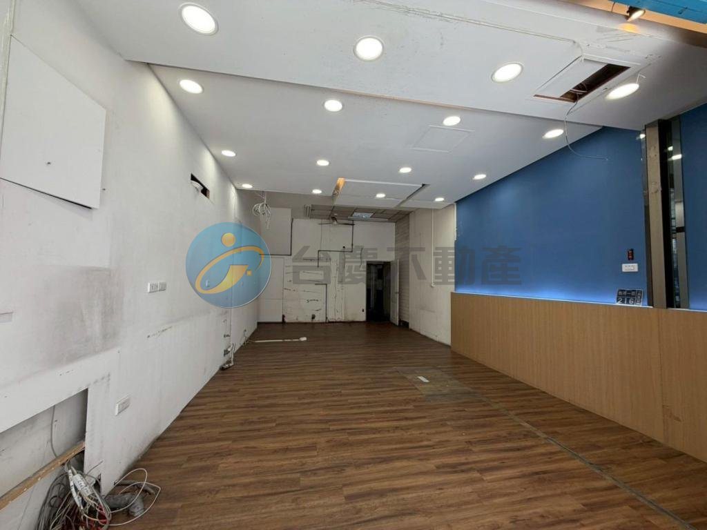 高雄三民區｜高醫商圈熱河"發財店面＂正在收租黃金店面｜透天厝・8房｜出售｜TC0533055｜物件照片3