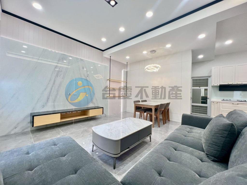 仁武*近澄清湖*翻新大面寬*雙車透天｜物件照片5