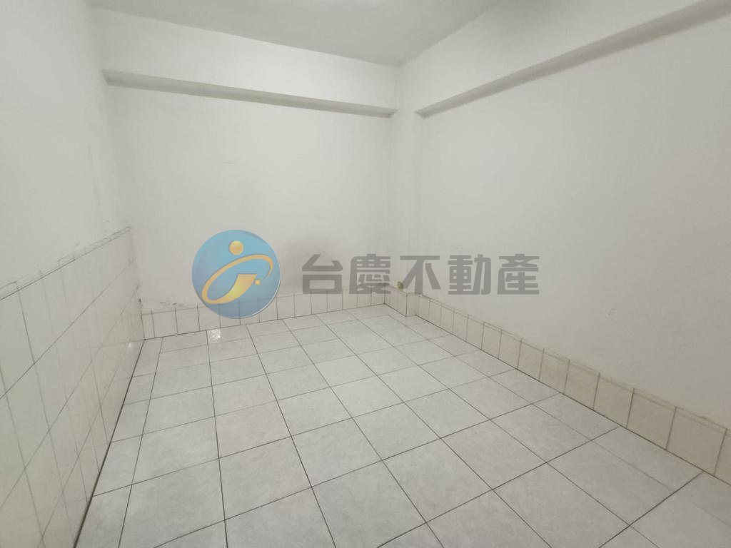 中華一路三面採光通風電梯華廈｜物件照片6