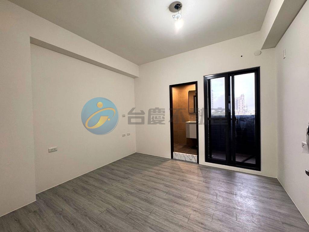 鳳山國中捷運站-全新電梯11間精品套房收租透天｜物件照片5