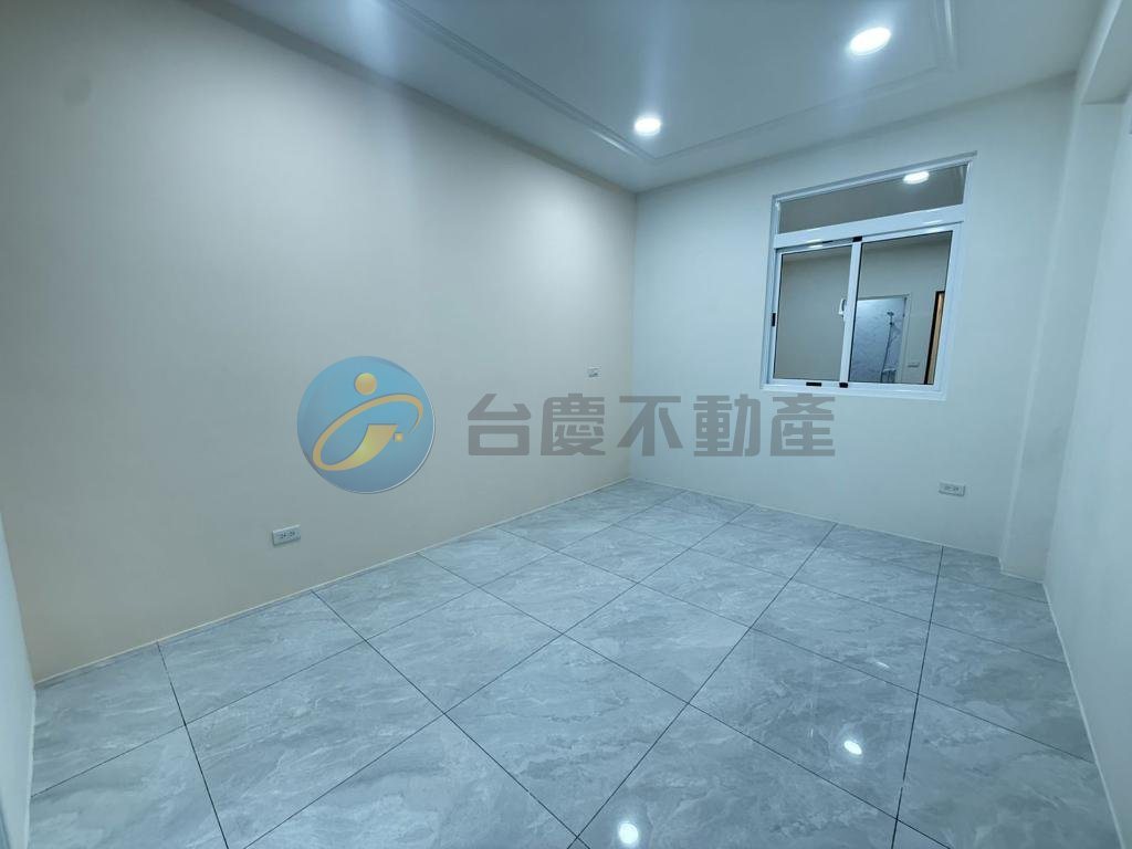 高雄三民區｜正忠~大昌商圈熱鬧商圈翻新三房一樓美寓｜公寓｜出售｜TC0496475｜物件照片5