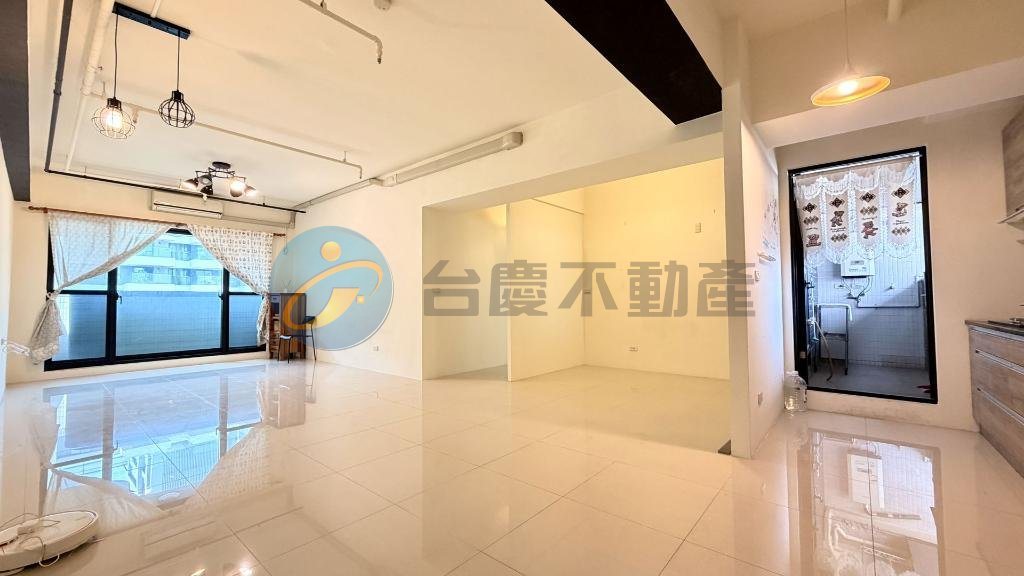 仁武澄德特區高樓層邊間明亮三房平車｜物件照片5