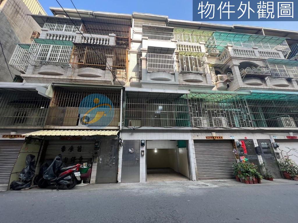 小港*漢民商圈**翻新**車庫透天｜物件照片2