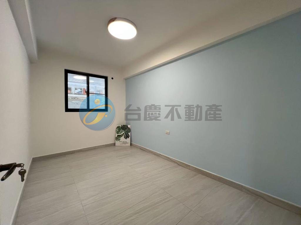 楠梓世運頂級建材門口可停雙車1樓美寓｜物件照片6
