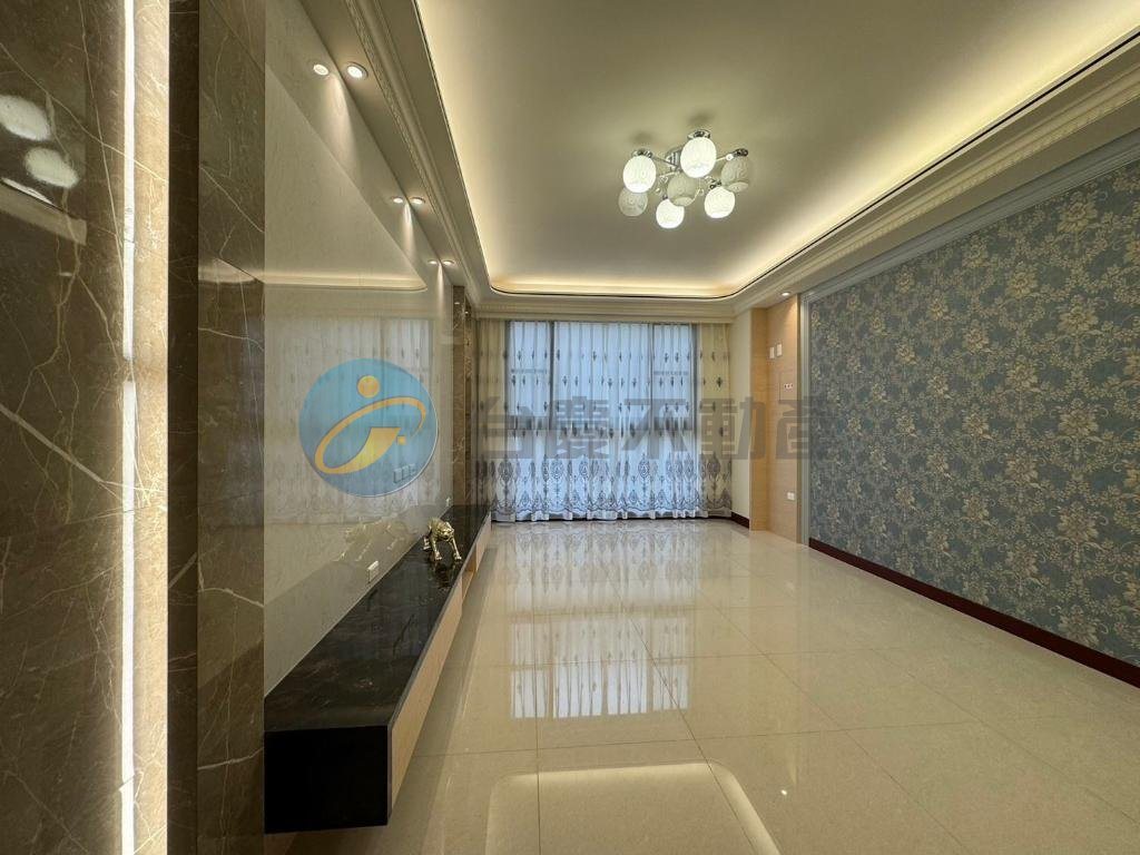瑞隆五甲商圈~特力屋旁全新整建車庫透天(A)｜物件照片2