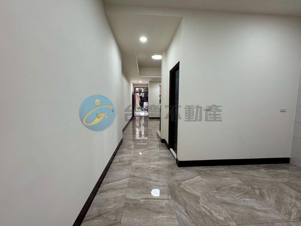近二苓 漢民商圈 小港機場 全屋翻新騎樓透天｜物件照片6