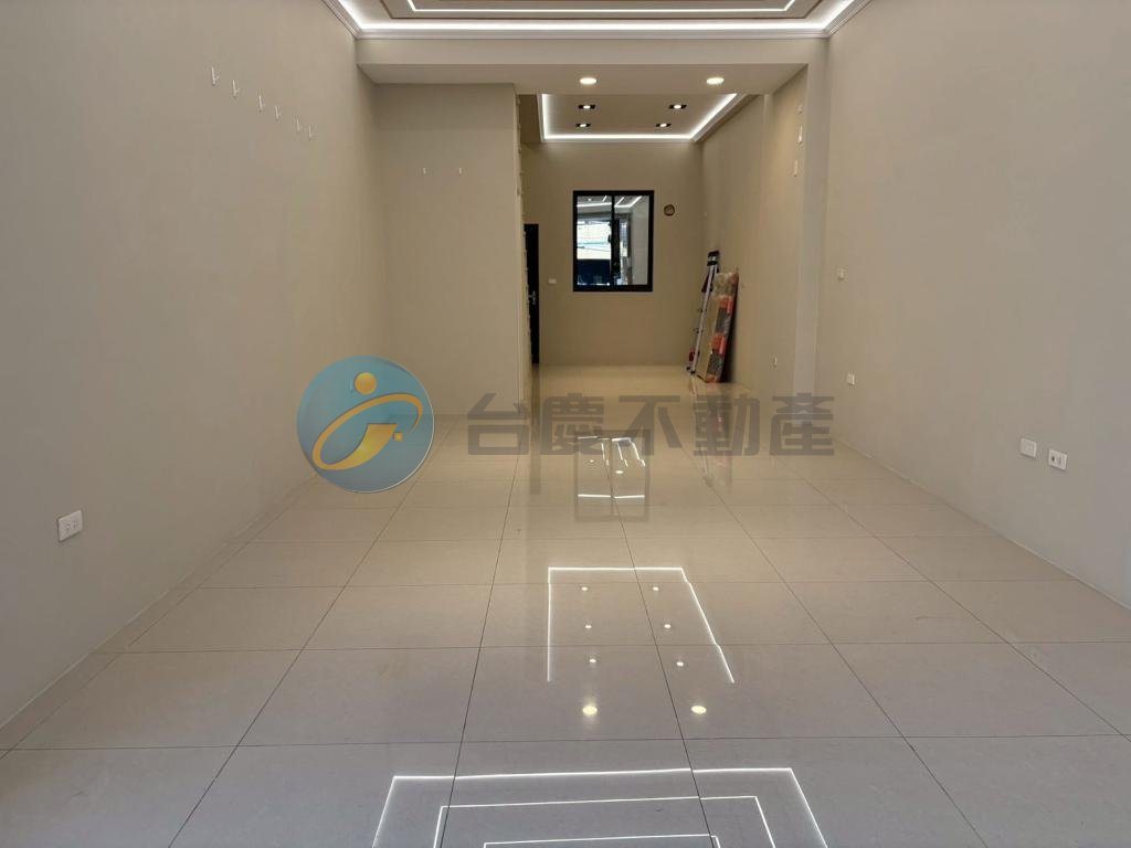 瑞隆/武慶商圈臨12米路翻新精美店面｜物件照片6
